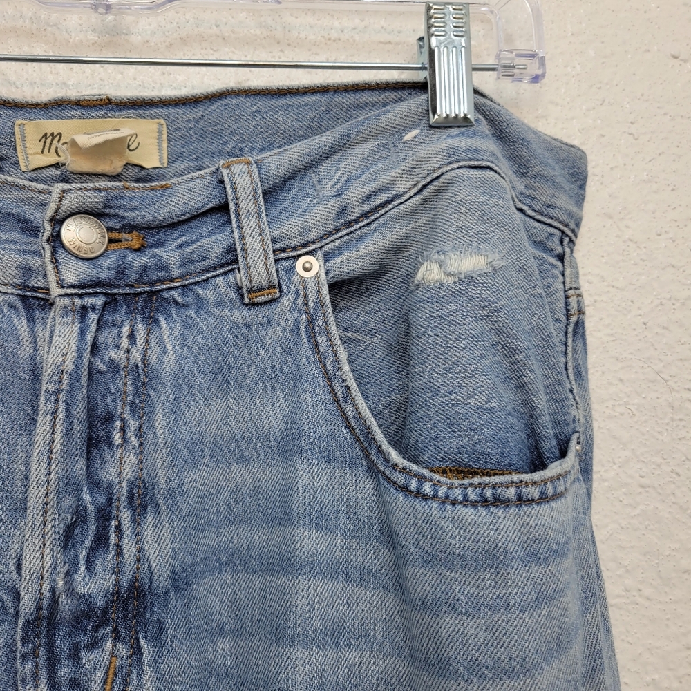 Madewell The Dean Easy Straight Jean in Northridge Wash: Airy Denim Edition - Picture 7 of 14